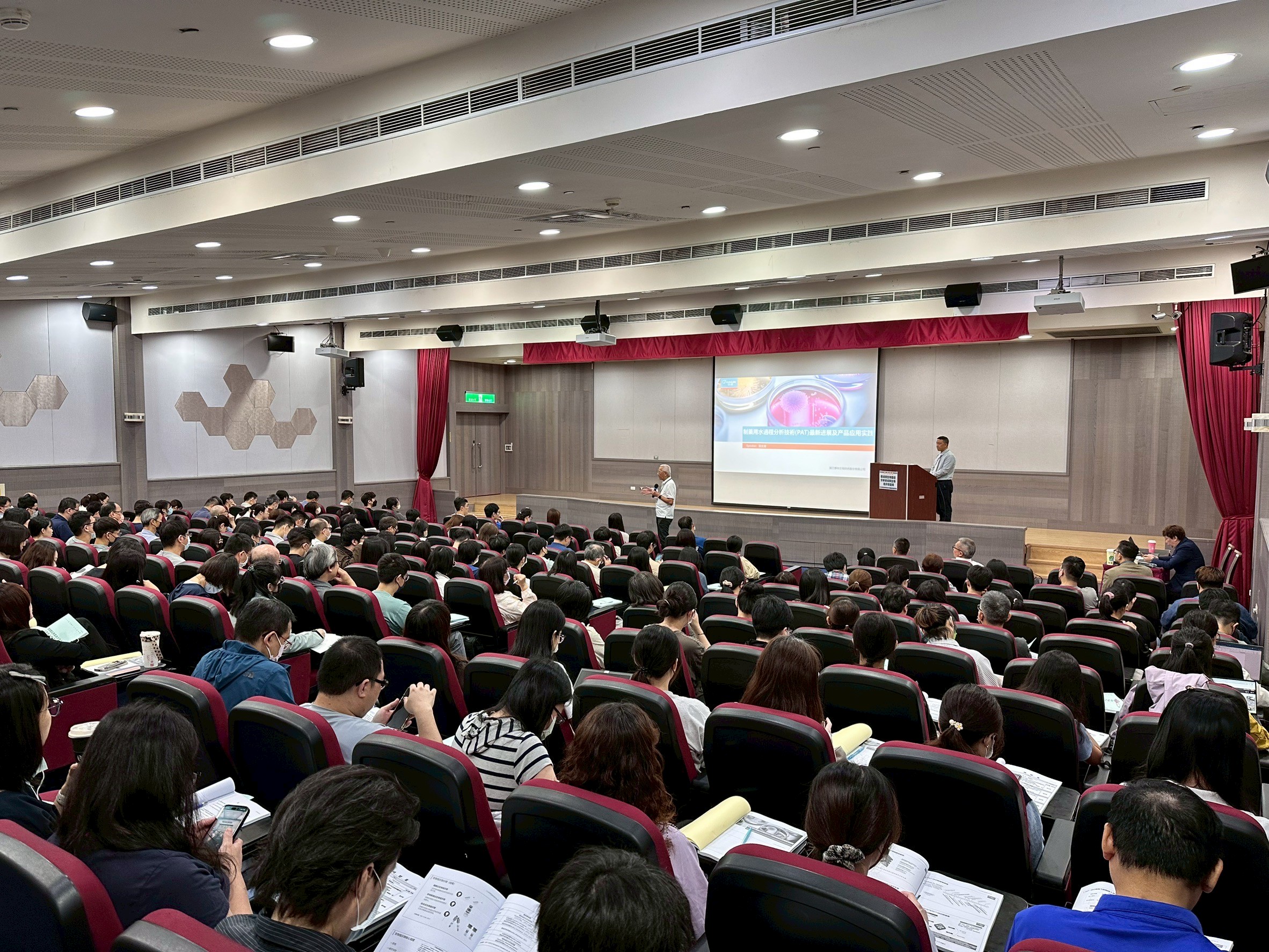 1756189061751975E7Tg.jpg LINE_ALBUM_114.05.16._環境微生物監控分析與生物指示劑選擇研討會 活動照片_250519_68.jpg